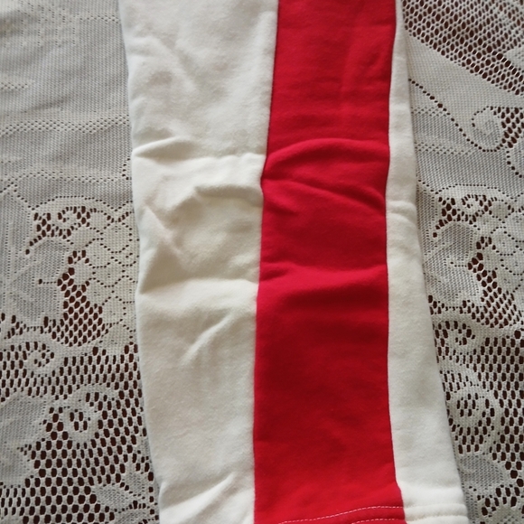 #0130 Boys Makobi Cream, Green and Red Sweat Pants Size Medium - Picture 12 of 16